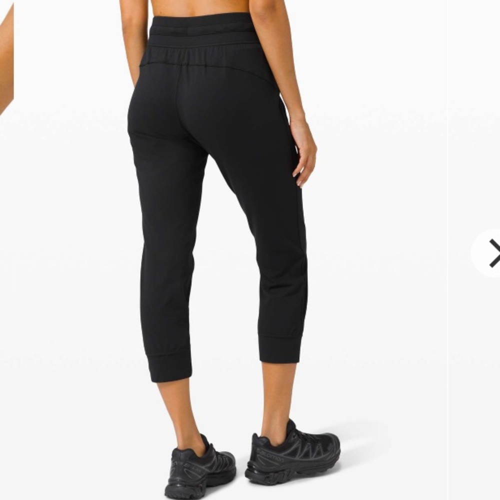Lululemon ready to rulu jogger crop black size 4